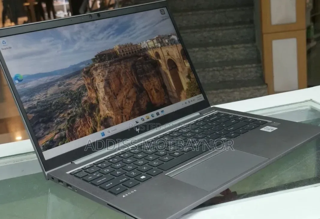 New Laptop HP ZBook Power G7 16GB Intel Core i7 SSD 512GB