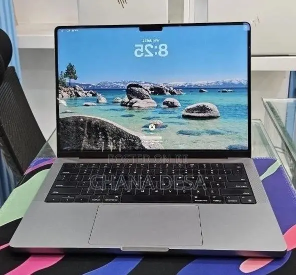 New Laptop Apple MacBook Pro 2023 M3 8GB Apple M3 Pro SSD 512GB