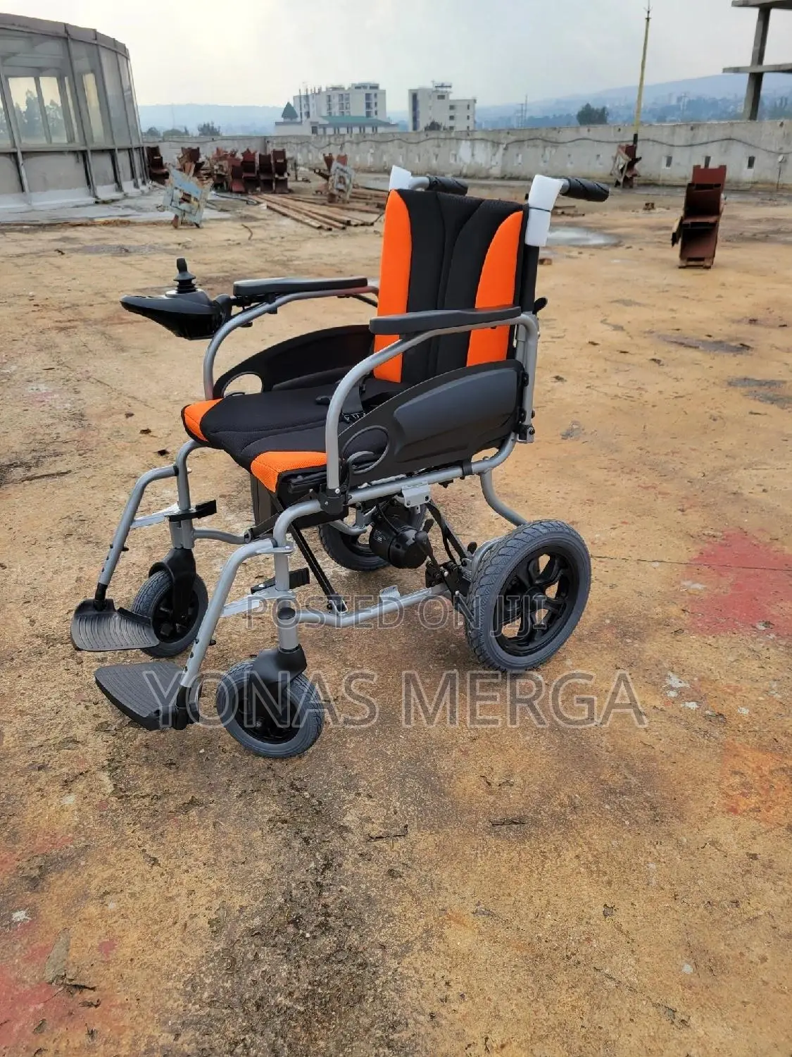 Rechargeable/Moter Wheelchair史焓right Armrest, a Foldable Metal Frame