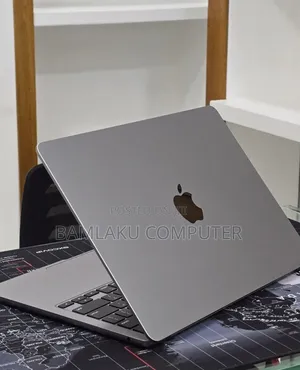 New Laptop Apple MacBook Air 2022 M2 16GB Apple M2 SSD 256GB