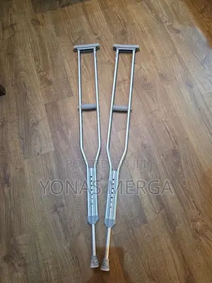 Adjustable Crutches Pair炒三 Well Made and the Quality Is Excellent.