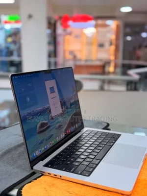 New Laptop Apple MacBook Pro 2023 M3 8GB Intel Core i9 SSD 512GB