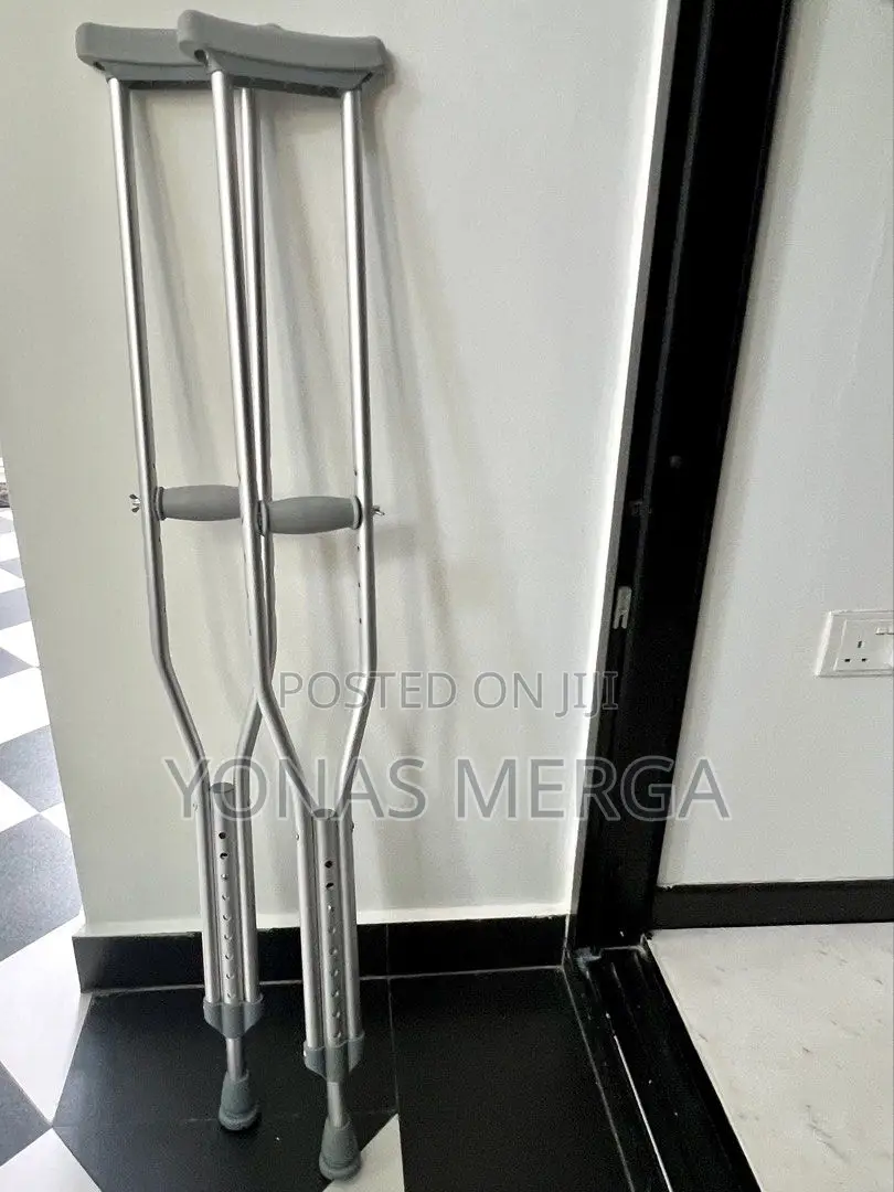 Bilateral Crutches允耳confidence. The Compact"S,m,l" Size in This Model