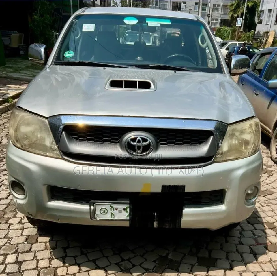 Toyota Hilux 2.5 D-4D 4X4 SRX 2010
