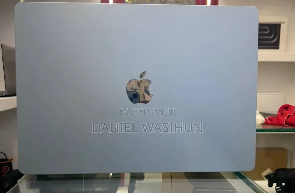 New Laptop Apple MacBook Air 2025 M4 16GB Apple M4 SSD 512GB