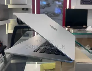 New Laptop Apple MacBook Air 2025 M4 16GB Apple M4 SSD 512GB