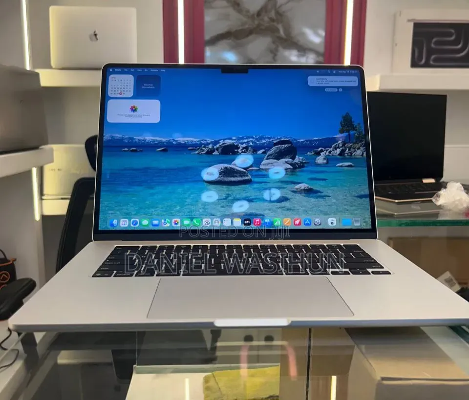 New Laptop Apple MacBook Air 2025 M4 16GB Apple M4 SSD 512GB