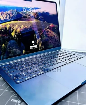 New Laptop Apple MacBook Air 2022 M2 16GB Apple M2 SSD 512GB