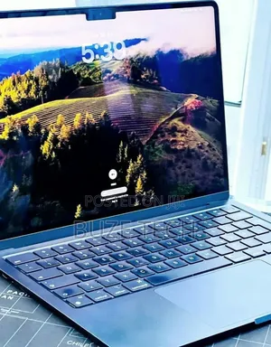 New Laptop Apple MacBook Air 2022 M2 16GB Apple M2 SSD 512GB