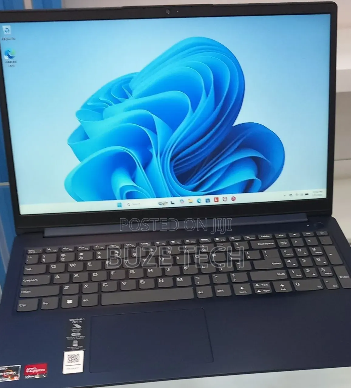 New Laptop Lenovo IdeaPad 1 8GB AMD Ryzen 5 SSD 256GB