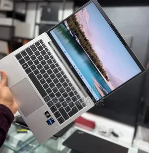 New Laptop HP EliteBook 830 G9 16GB Intel Core i5 SSD 512GB