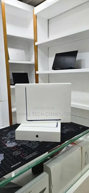New Laptop Apple MacBook Air 2026 M5 16GB Apple M5 SSD 512GB