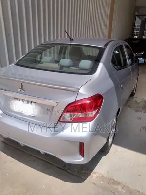 Mitsubishi Attrage 2022 Silver