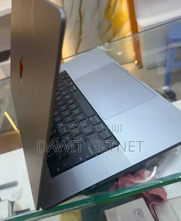 New Laptop Apple MacBook Pro 2021 M1 16GB Apple M1 SSD 512GB