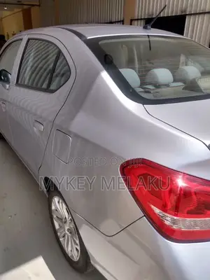Mitsubishi Attrage 2022 Silver
