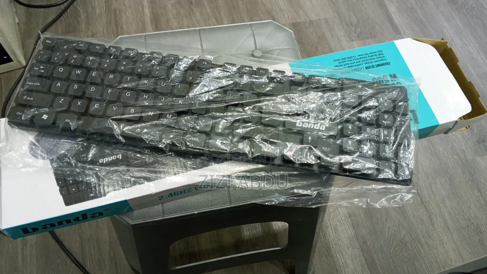 Keyboard, Vga Cable, USB Converter, HDMI Converter 