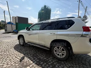 Toyota Land Cruiser 2012 White