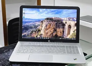 Laptop HP Envy 15 12GB Intel Core i5 SSHD+SSD 1T