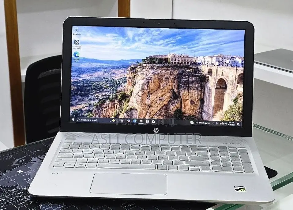 Laptop HP Envy 15 12GB Intel Core i5 SSHD+SSD 1T