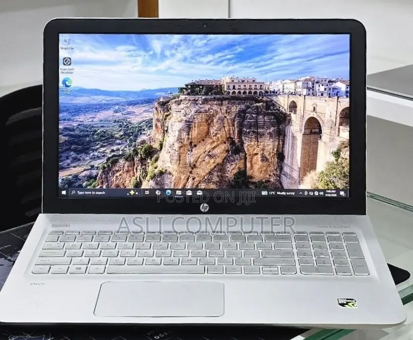 Laptop HP Envy 15 12GB Intel Core i5 SSHD+SSD 1T