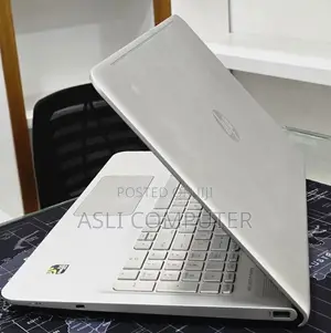 Laptop HP Envy 15 12GB Intel Core i5 SSHD+SSD 1T