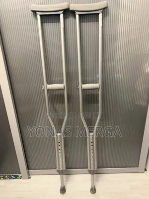 Bilateral Axillary Crutches会忱Probasics Aluminum Crutches - Tall