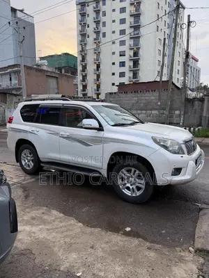 Toyota Land Cruiser Prado 2011 White