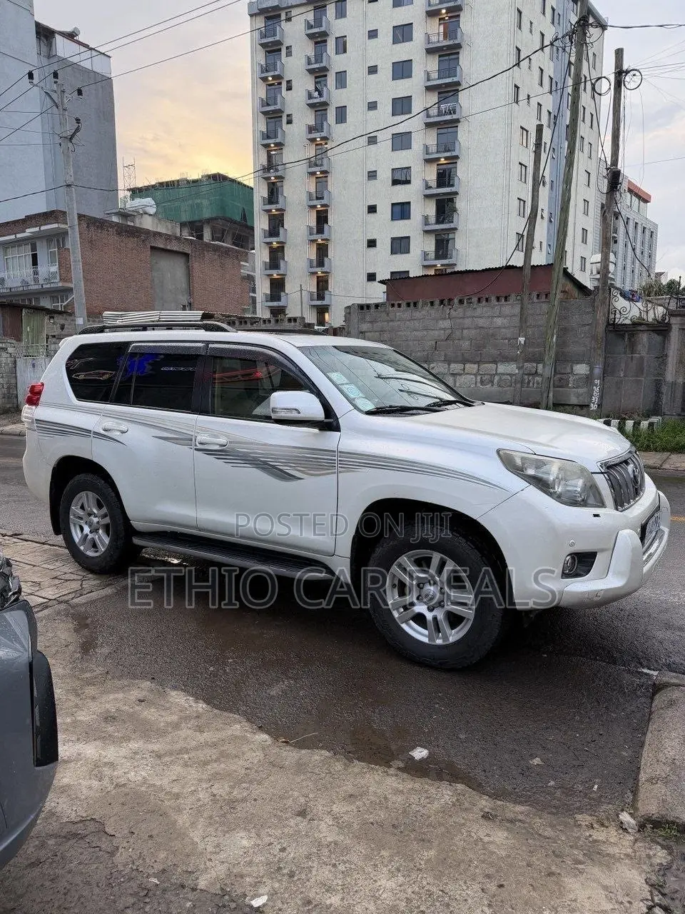 Toyota Land Cruiser Prado 2011 White