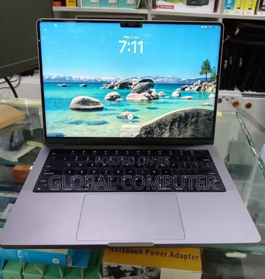 New Laptop Apple MacBook Pro 2021 M1 32GB Apple M1 Pro SSD 512GB