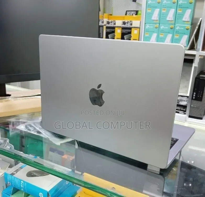 New Laptop Apple MacBook Pro 2021 M1 32GB Apple M1 Pro SSD 512GB