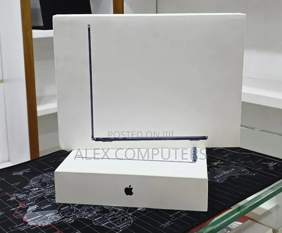 New Laptop Apple MacBook 16GB Apple M5 SSD 512GB
