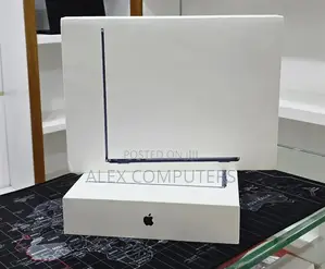 New Laptop Apple MacBook 16GB Apple M5 SSD 512GB