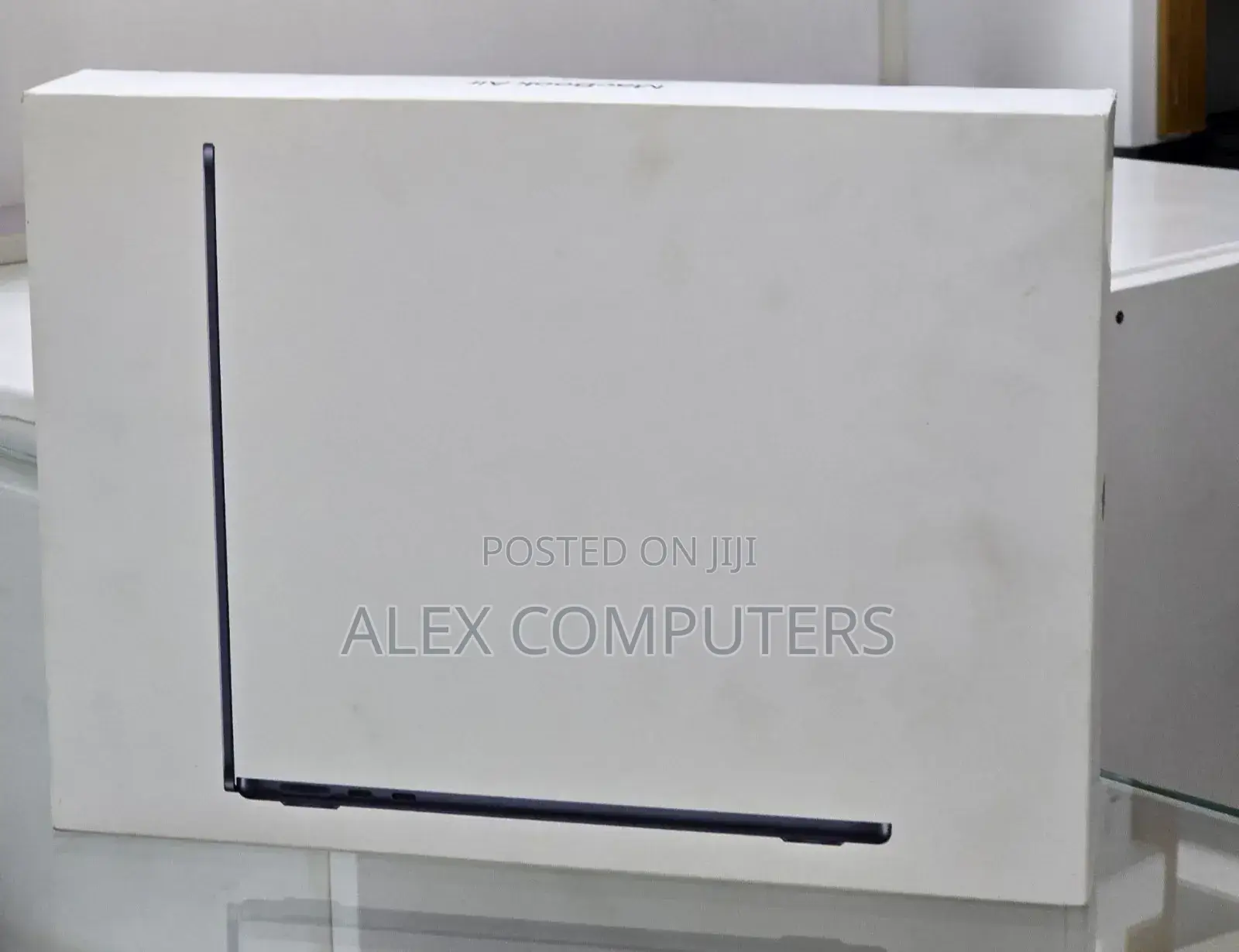 New Laptop Apple MacBook 16GB Apple M5 SSD 512GB