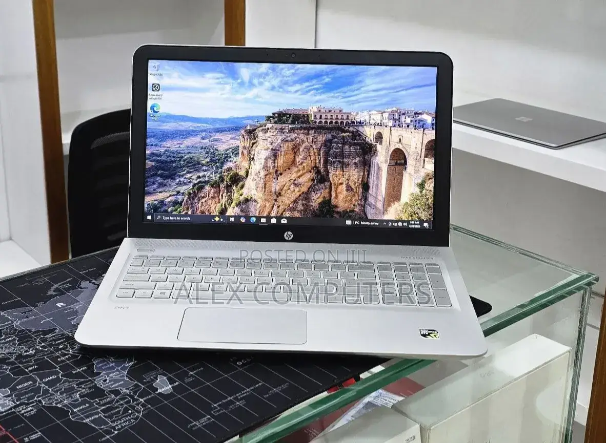 New Laptop HP Envy 15 8GB Intel Core i5 HDD+SSD 1T