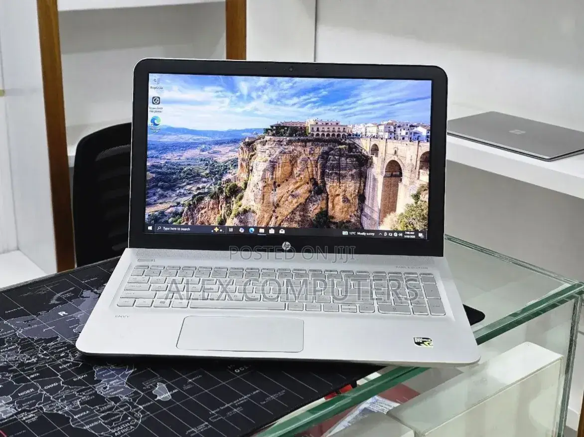 New Laptop HP Envy 15 8GB Intel Core i5 HDD+SSD 1T