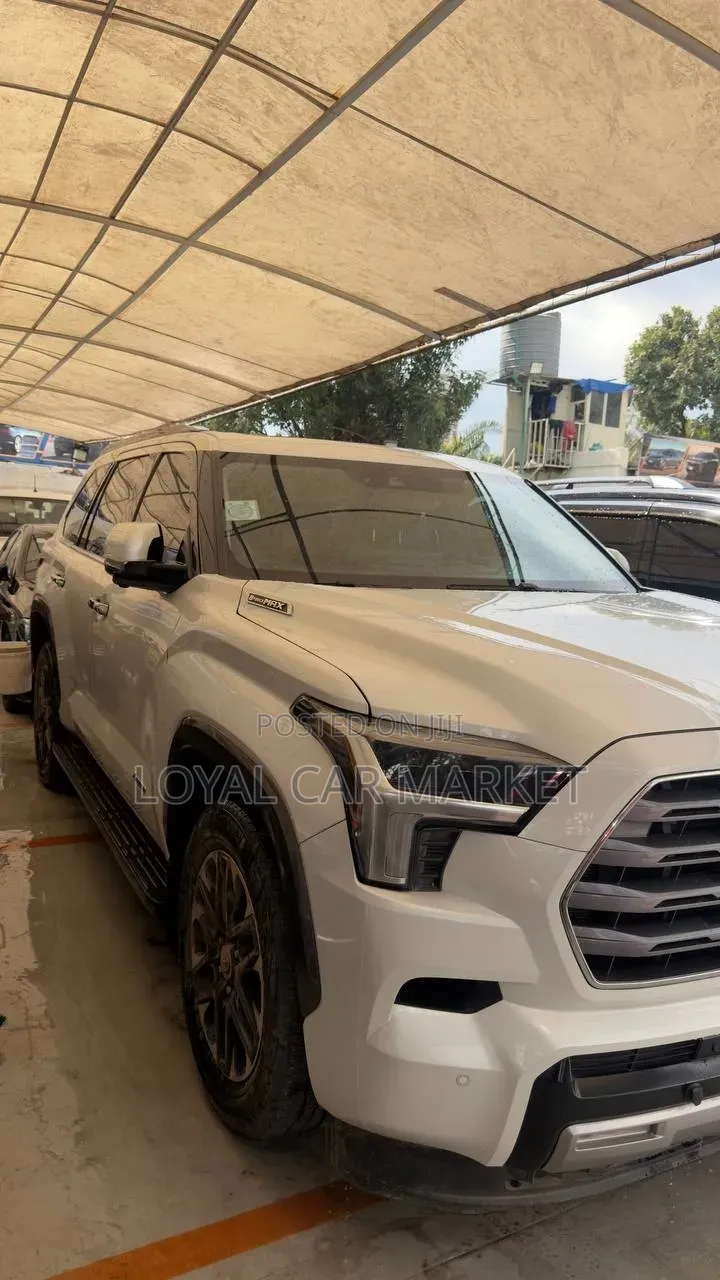 Toyota Sequoia 2023 Gray