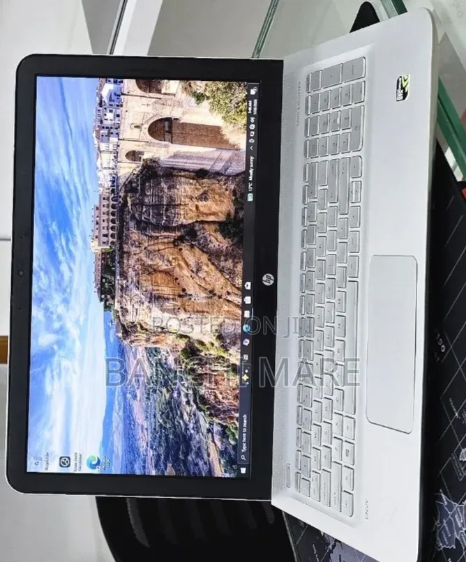 New Laptop HP Envy 15 12GB Intel Core i5 SSD 128GB