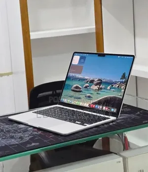 New Laptop Apple MacBook Air 2022 M2 8GB Apple M2 SSD 256GB