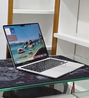 New Laptop Apple MacBook Air 2022 M2 8GB Apple M2 SSD 256GB