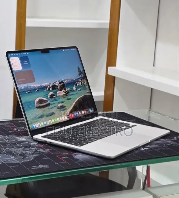 New Laptop Apple MacBook Air 2022 M2 8GB Apple M2 SSD 256GB