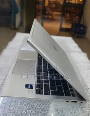 New Laptop HP EliteBook 830 G9 16GB Intel Core i5 SSD 512GB