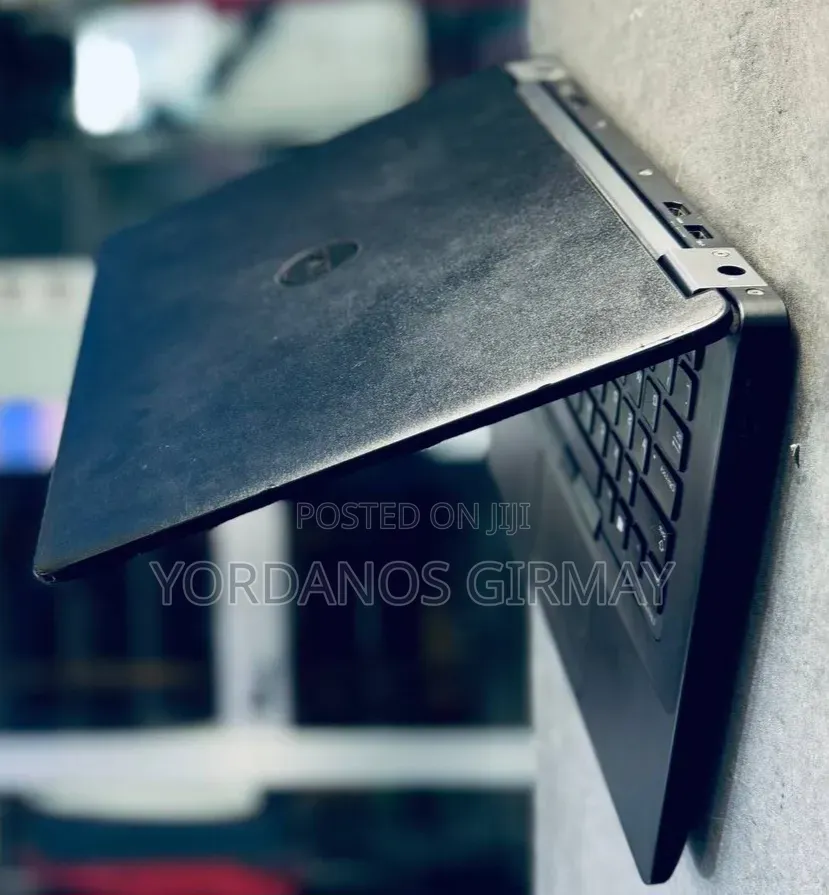 Laptop Dell Latitude 5310 8GB Intel Core i5 SSD 512GB