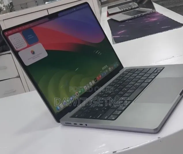 New Laptop Apple MacBook Pro 2021 M1 Max 32GB Apple M1 SSD 512GB