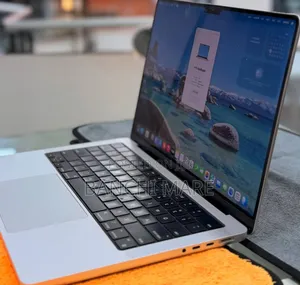 New Laptop Apple MacBook Pro 2023 M3 8GB Apple M3 SSD 512GB