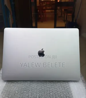 New Laptop Apple MacBook Pro 2018 16GB Intel Core i7 SSD 256GB