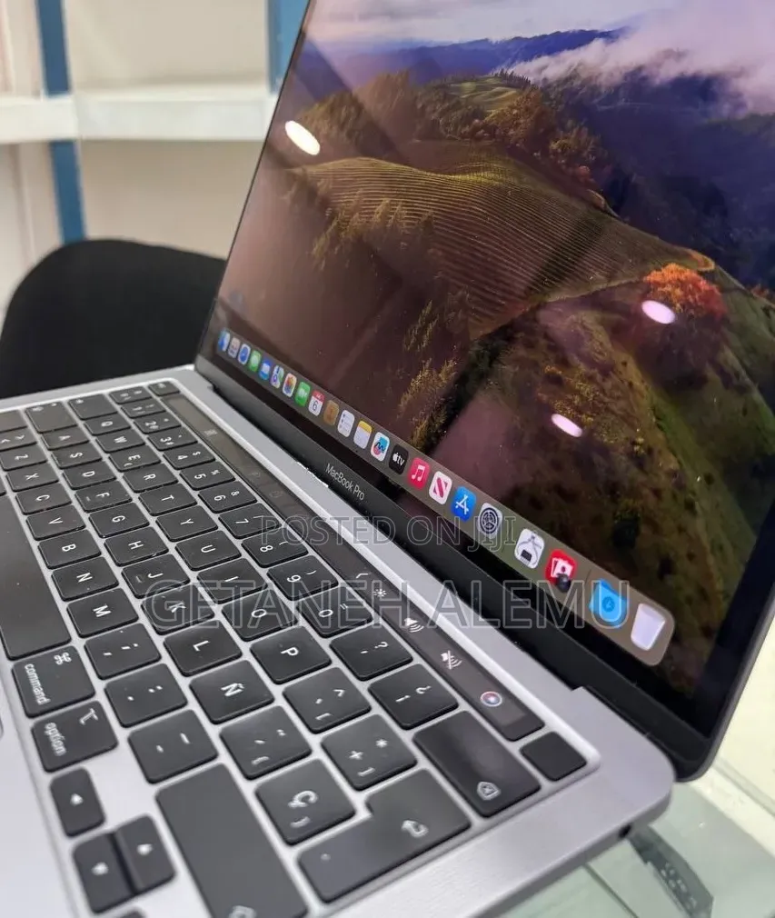 New Laptop Apple MacBook Pro 2021 M1 16GB Intel Core Ultra 7 SSD 512GB