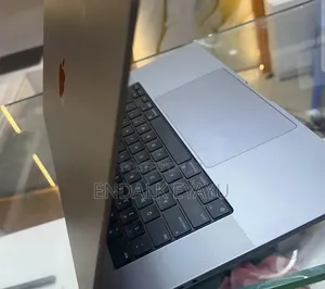 New Laptop Apple MacBook Pro 2020 M1 16GB Apple M1 Pro SSD 512GB