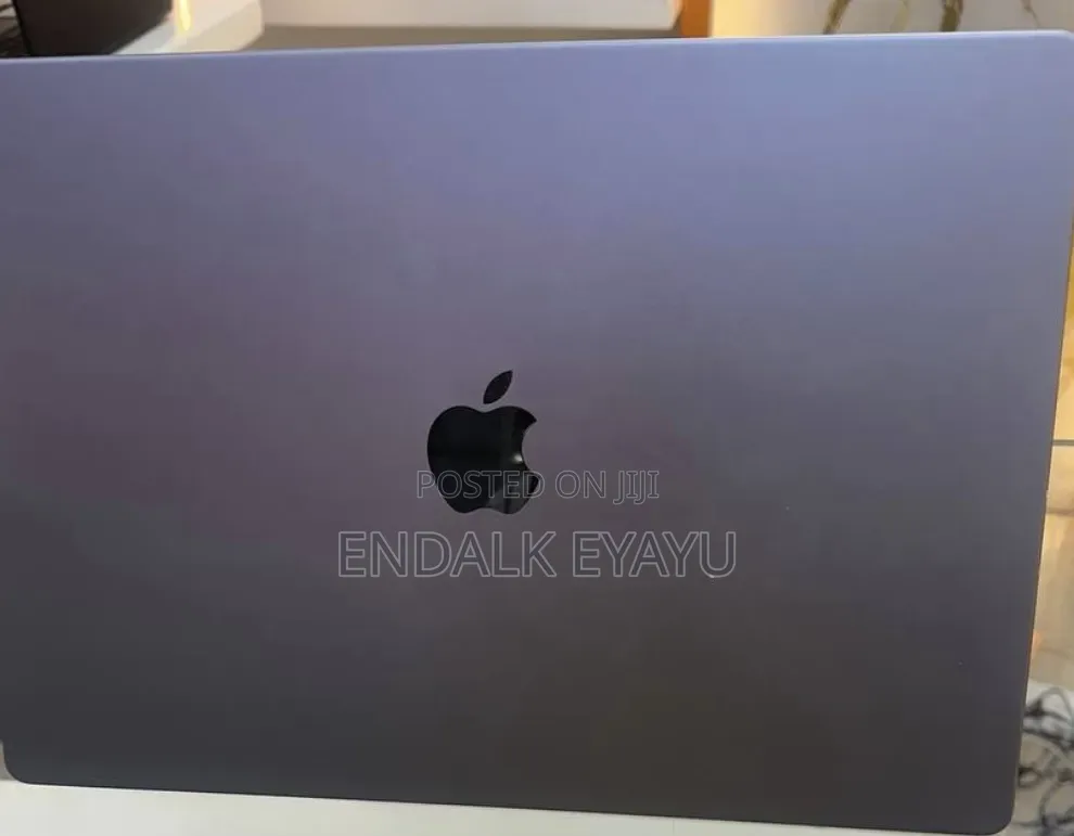 New Laptop Apple MacBook Pro 2020 M1 16GB Apple M1 Pro SSD 512GB