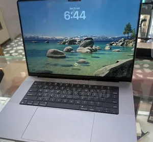 New Laptop Apple MacBook Pro 2020 M1 16GB Apple M1 Pro SSD 512GB