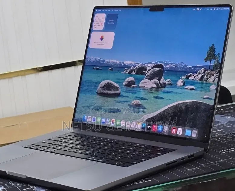 New Laptop Apple MacBook Pro 2021 M1 32GB Apple M1 Pro SSD 512GB